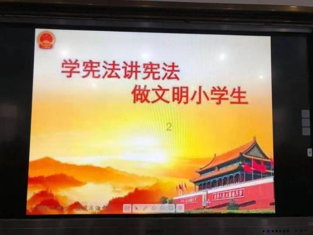 爱吃叶子的毛毛虫